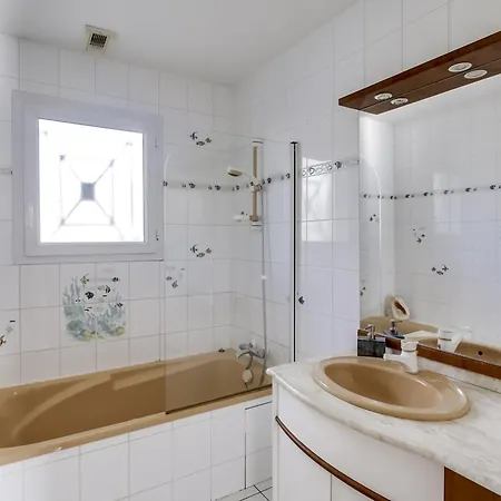 Дом отдыха Maison 6 Pers, Jardin Clos, Calme, Proche Plage, Animaux Admis, Parking, Wifi - Fr-1-521-65 *