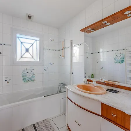 Maison 6 Pers, Jardin Clos, Calme, Proche Plage, Animaux Admis, Parking, Wifi - Fr-1-521-65 בית נופש *