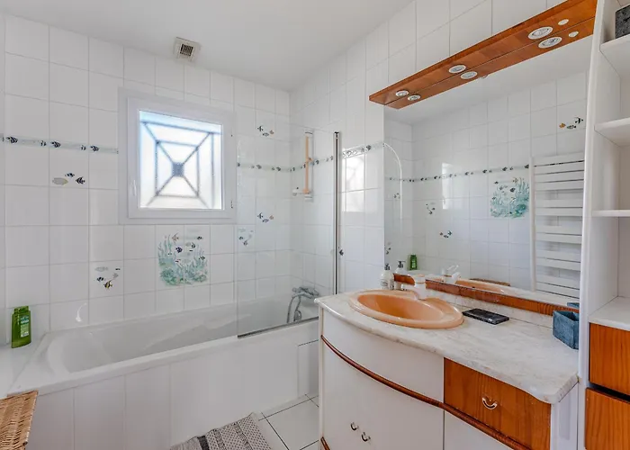Maison 6 Pers, Jardin Clos, Calme, Proche Plage, Animaux Admis, Parking, Wifi - Fr-1-521-65 Nyaraló *